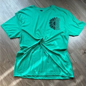 New- Gilden softstyle large t-shirt